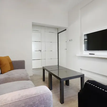 Phaedrus Living Mini Art House Matisse